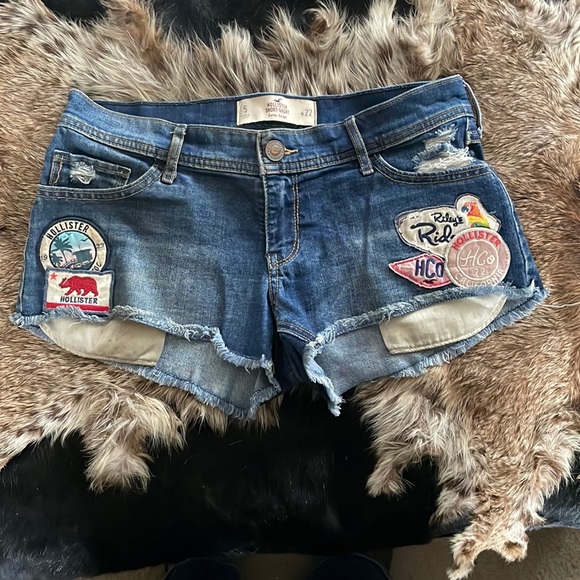 Hollister Pants - Hollister Short-Short low-rise jeans shorts W27 with factory Hollister patches